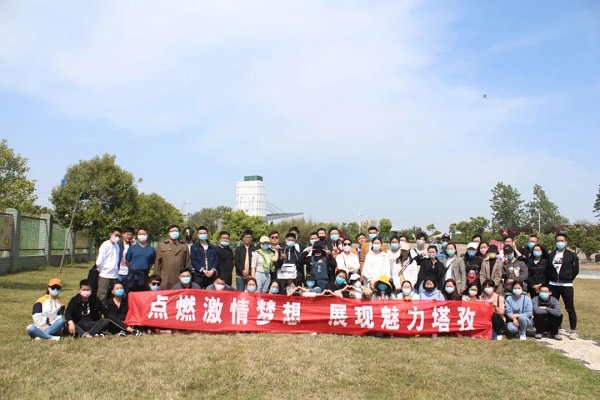 四月春暖花開，集體出來嗨~